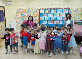 TWGHs "Together We Love" Pre-primary Institutions Stationing Social Work Service - Self-protection mini-theater(2023-2024)